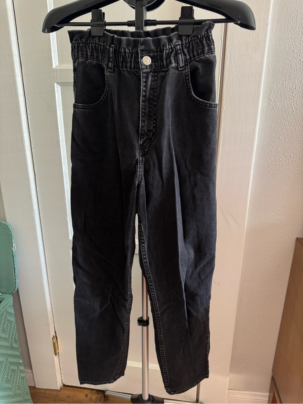 Zara Black High-Waited Jeans with Elastic Waist